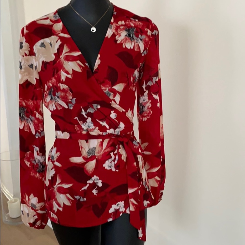 INC floral top